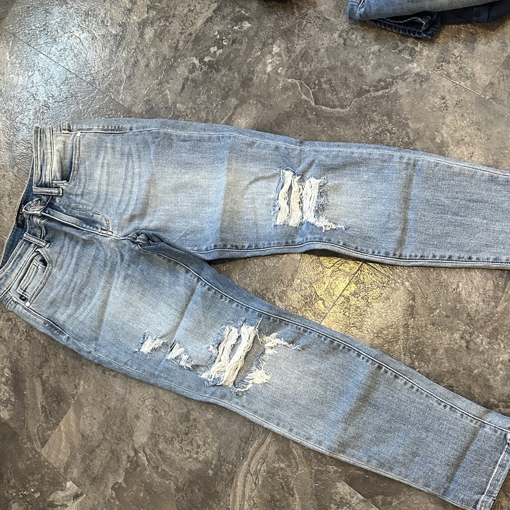 Judy Blue Light Wash Skinny Jeans - Picture 3 of 3